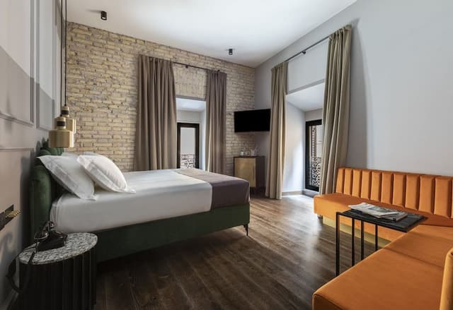 Deluxe Room, 1 King Bed (Chapter Double)