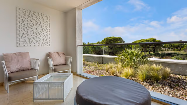 KING FAMILY DELUXE ROOM CONNECTING