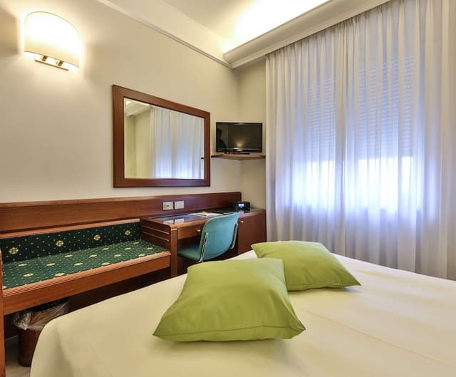 Standard Room, 1 Queen Bed, Smoking