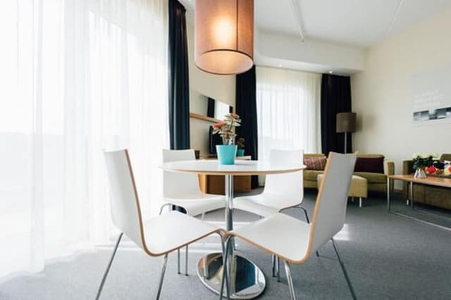 Family Room, 1 Bedroom