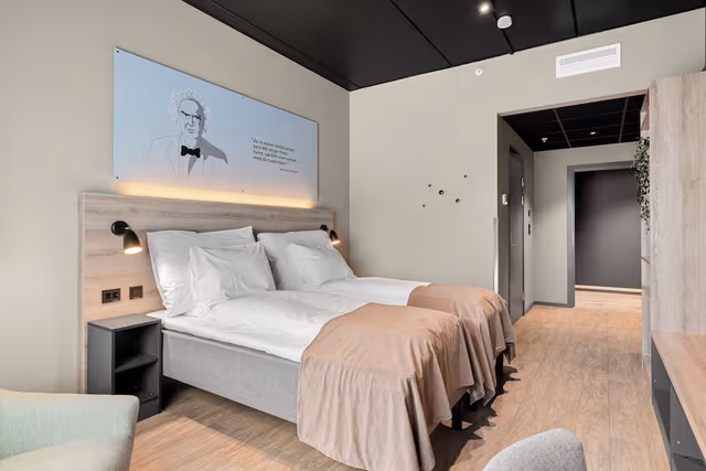 Double Room, 1 Queen Bed