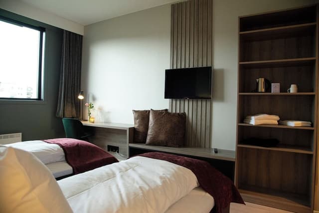 Double Room, 1 Queen Bed