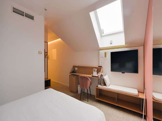 Classic Room, 1 King Bed, Non Smoking (Tradition)