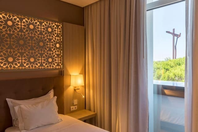 Junior Suite with Sanctuary view
