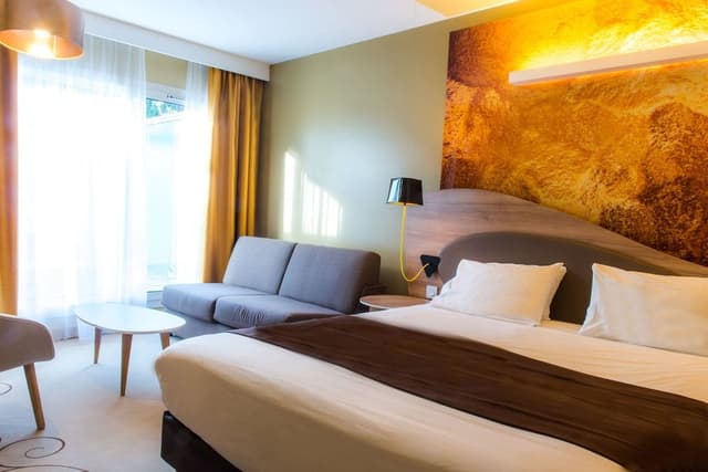 Premium Room, 1 Queen Bed with Sofa bed, Balcony
