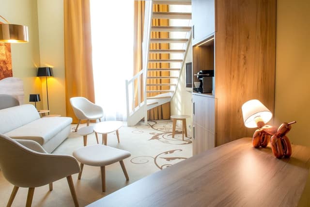Suite, 1 Bedroom (Living Area)