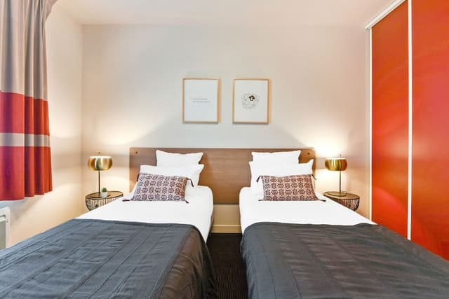 Studio, 2 Twin Beds