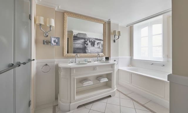 Deluxe Room, 1 King Bed