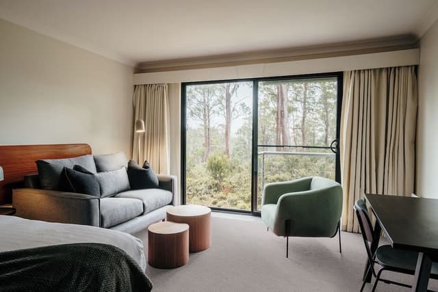 Deluxe Room, 1 King Bed