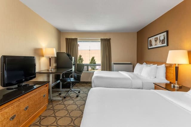 Deluxe Room, 2 Double Beds, Refrigerator & Microwave, Ground Floor