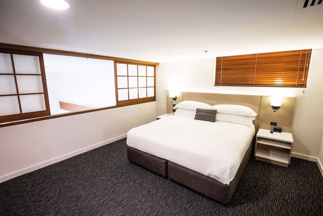 Premier Suite with Balcony, 1 King Bed