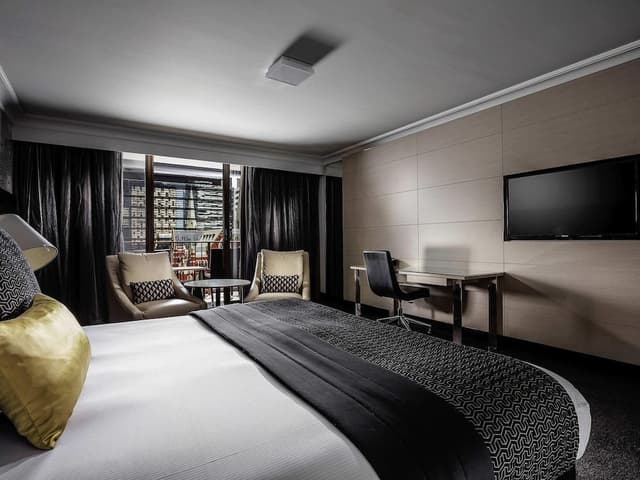 Deluxe Room, 1 King Bed, Balcony