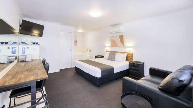 Deluxe King Room with Spa