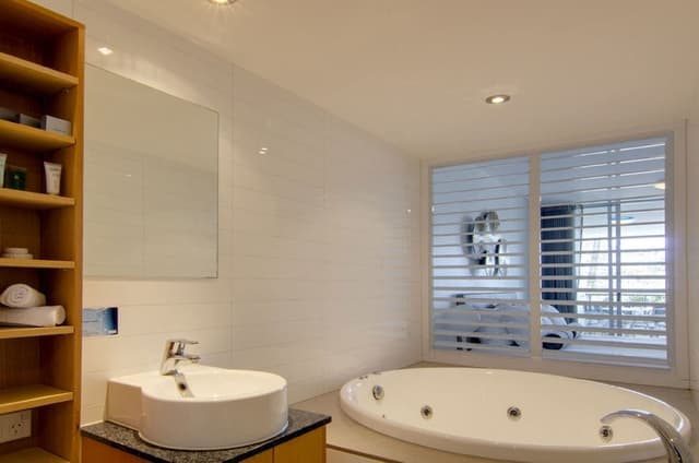 Premium Two Bedroom Beachfront Spa Apartment