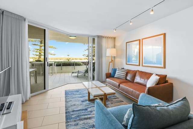 Premium Three Bedroom Beachfront Spa Apartment