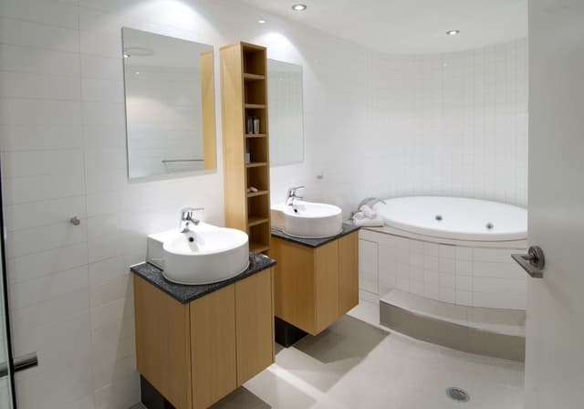 Premium Three Bedroom Beachfront Spa Apartment