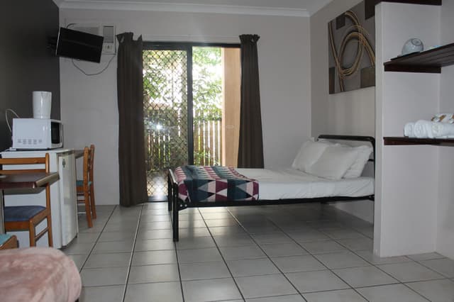 Triple Share Room