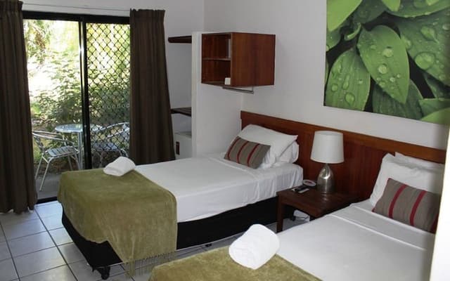 Twin Single Suite