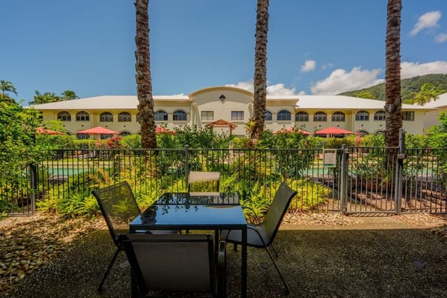 1 Bedroom Courtyard