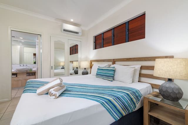 1 Bedroom Pool Entry