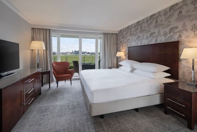 Signature Suite, 1 King Bed, Balcony (View)