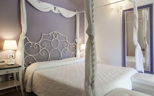 Classic Double Room, Garden View