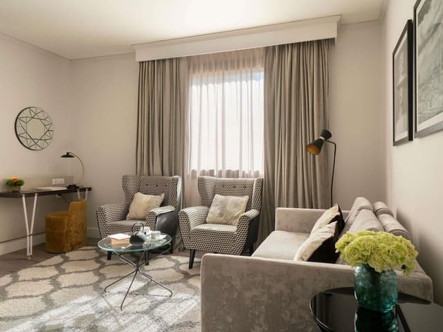Suite, 1 Queen Bed