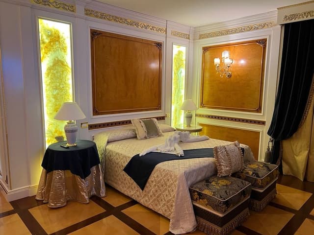 Romantic Studio Suite (Master)