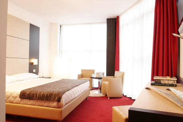 Superior Room, 1 King Bed, Non Smoking
