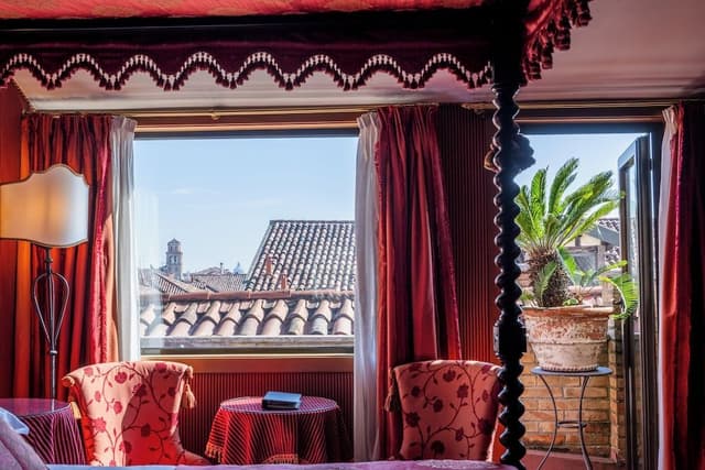 Deluxe Double or Twin Room