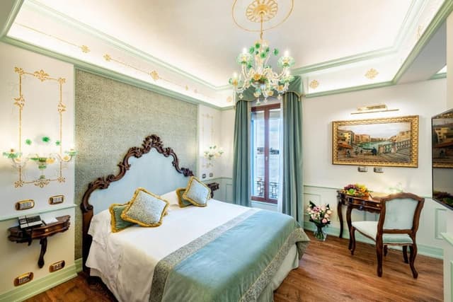 Deluxe Double or Twin Room with Grand Canal View