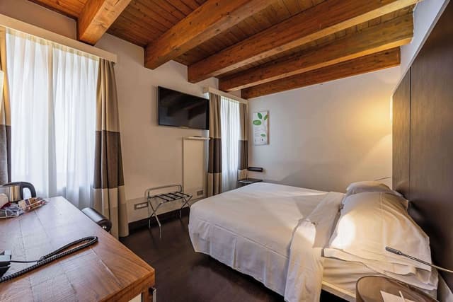 Superior Room, 1 King Bed