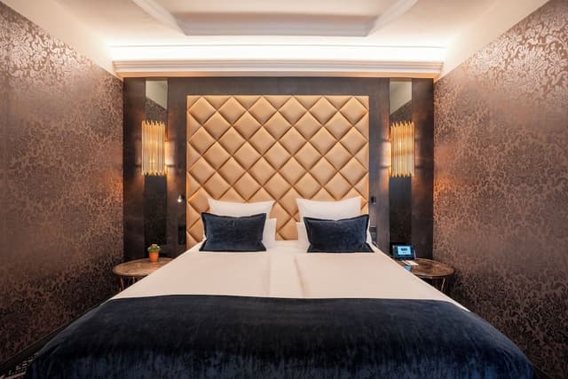 Deluxe Studio Suite