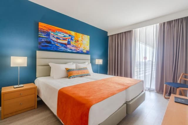 Two-Bedroom Apartment with Marina View (4 Adults + 1 Child)