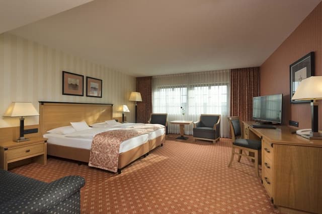 Family Plus Suite