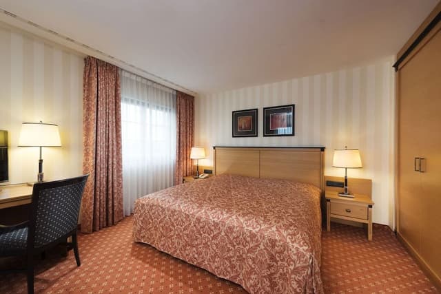 Family Plus Suite