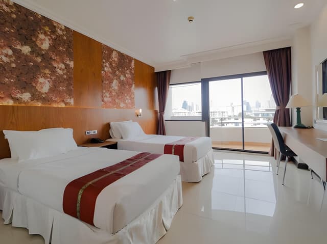 Deluxe Double or Twin Room with Balcony