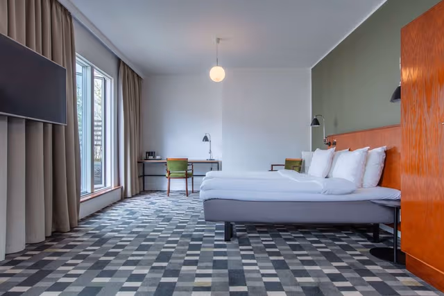 Family Room, 1 King Bed, Non Smoking, Balcony