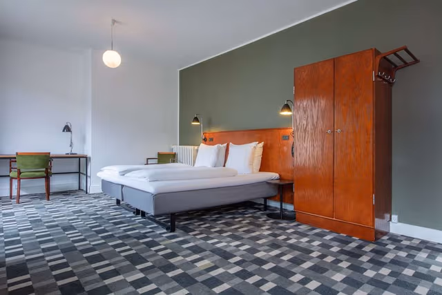 Family Room, 1 King Bed, Non Smoking, Balcony