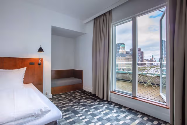 Superior Room, 1 King Bed, Non Smoking