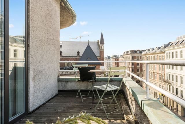 Family Room, 1 King Bed, Non Smoking, Balcony