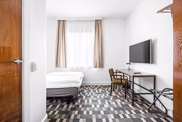 Standard Room, 1 King Bed, Non Smoking