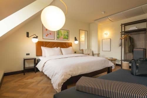 Deluxe King Room