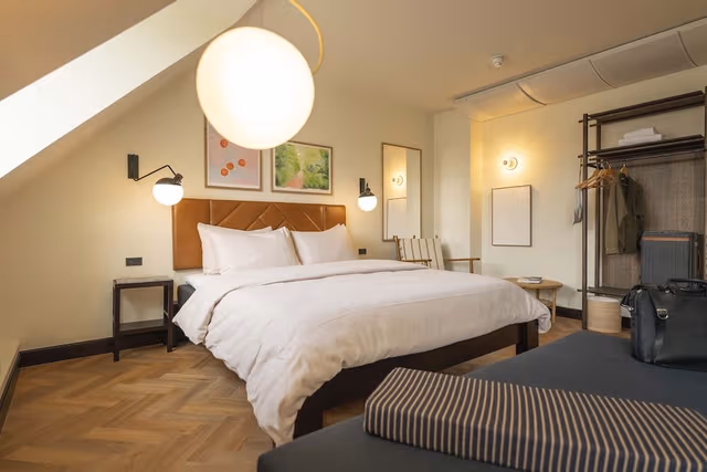 Deluxe King Room