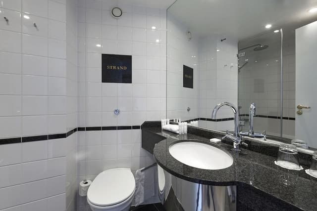 Standard double room with a double bed