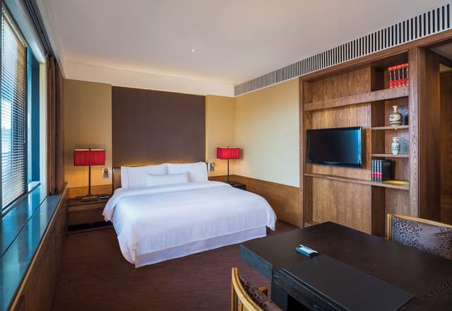 Deluxe Room, 1 King Bed