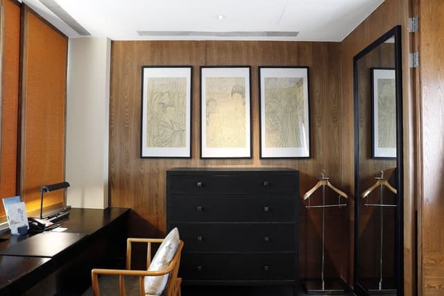 Ambassador Suite, Club lounge access, 1 Bedroom Suite, 1 King