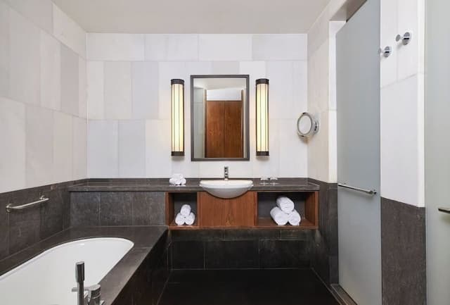 Deluxe Room, 1 King Bed