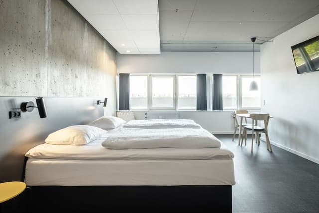 Family Room, 2 Twin Beds