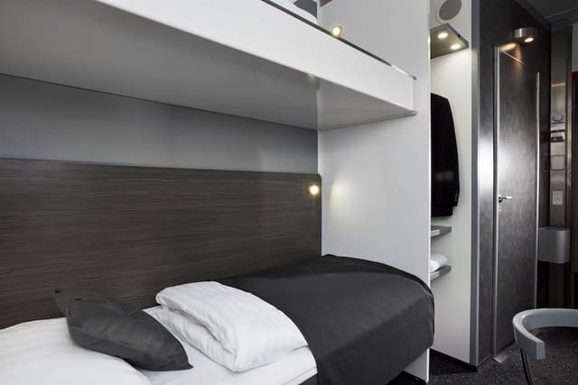 Economy Room
